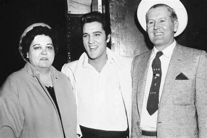 Does Elvis Presley have a brother? ·