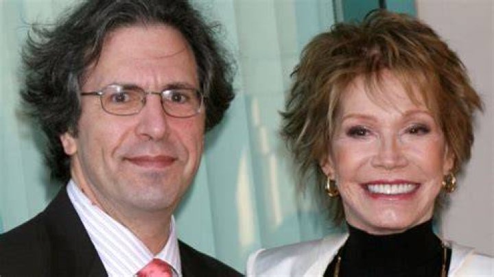 Dr Robert Levine Wife