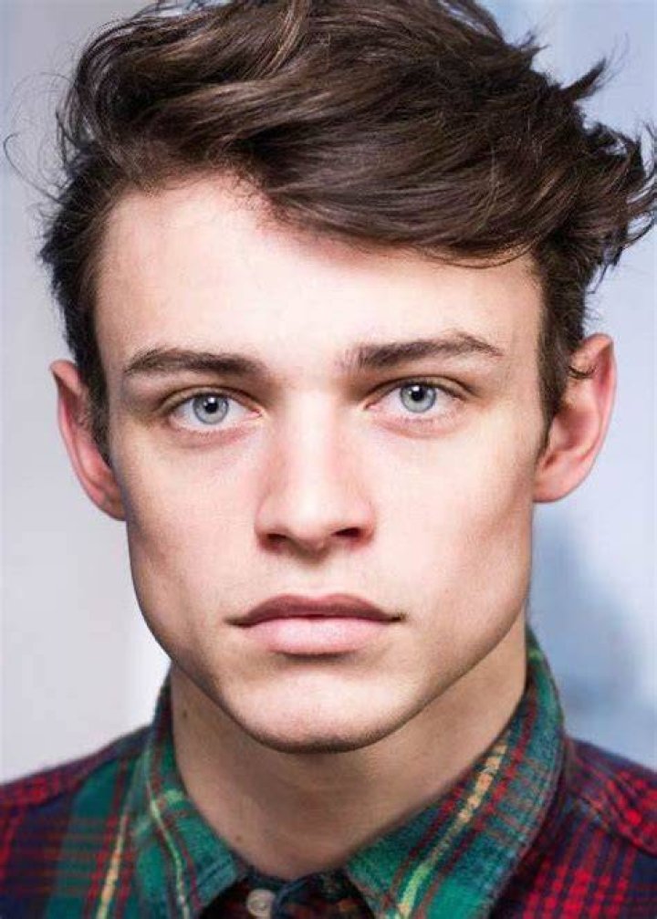 Thomas Doherty Height, Weight, Age, Girlfriend, Family, Facts, Biography ·